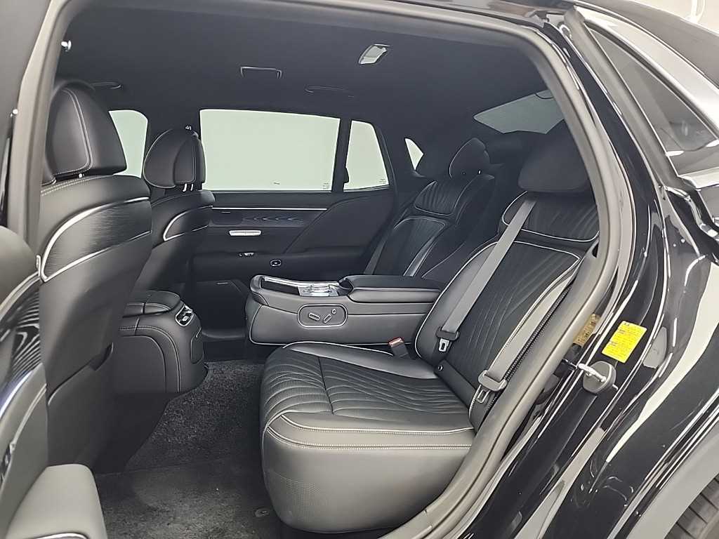 Genesis G90 - Vista 12