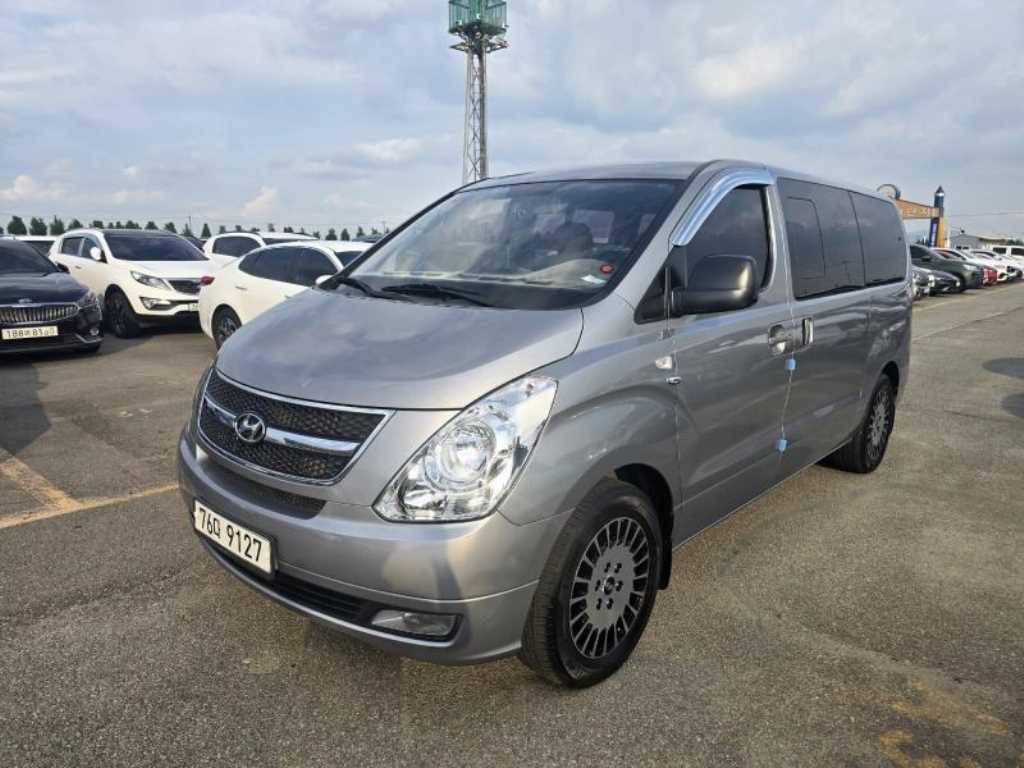 HYUNDAI Starex 2012
