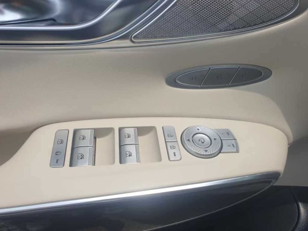 Genesis GV70 2023 Blanco - Importación desde Corea - HF Imports Iquique - Foto 14