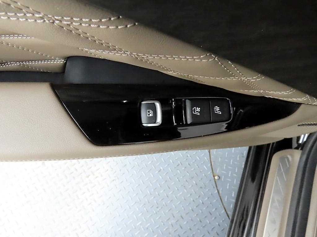 KIA K8 - Vista 12