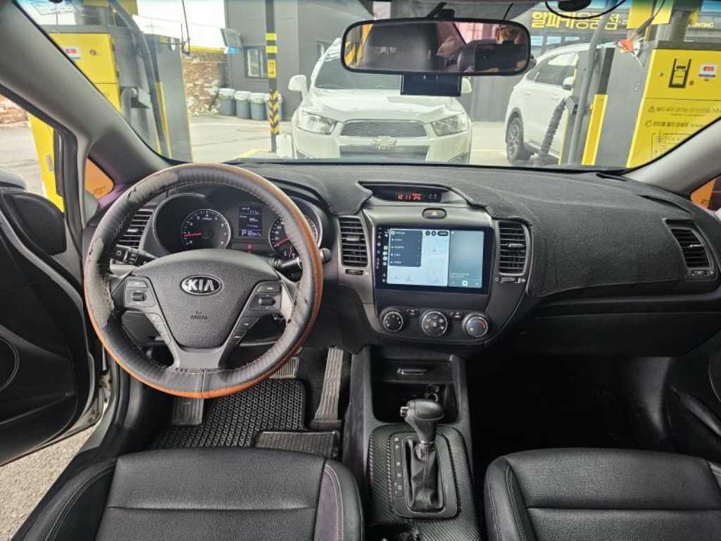 KIA K3 - Vista 6