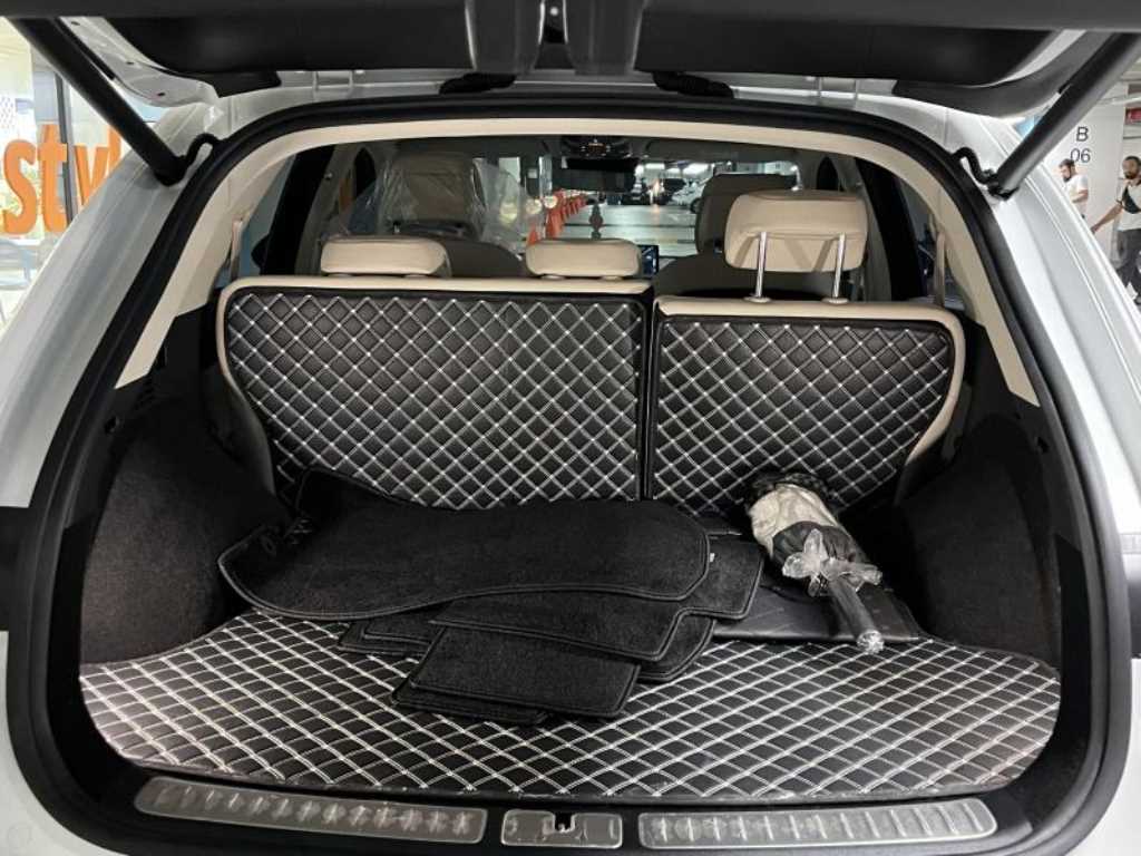 Genesis GV70 - Vista 7