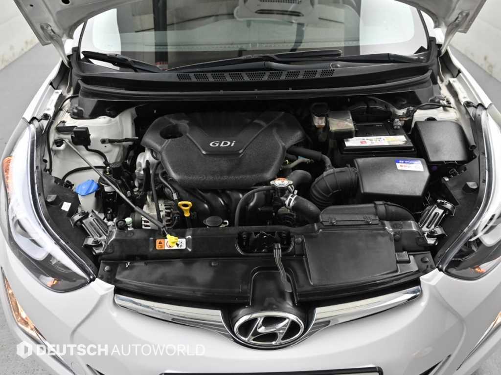 HYUNDAI Avante - Vista 6