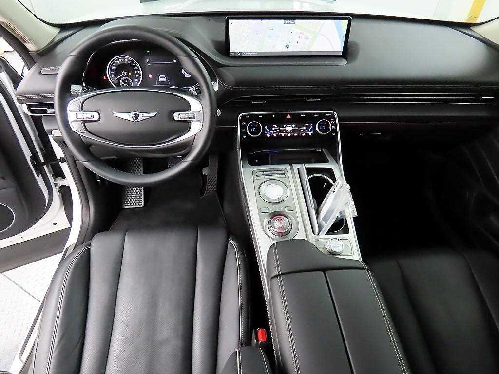Genesis GV80 - Vista 7