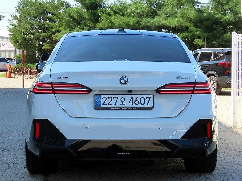 BMW 5 Series - Vista 4