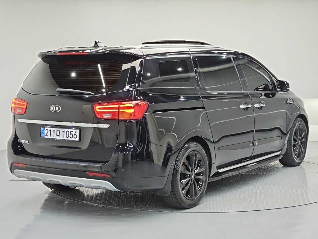 KIA Carnival - Vista 4