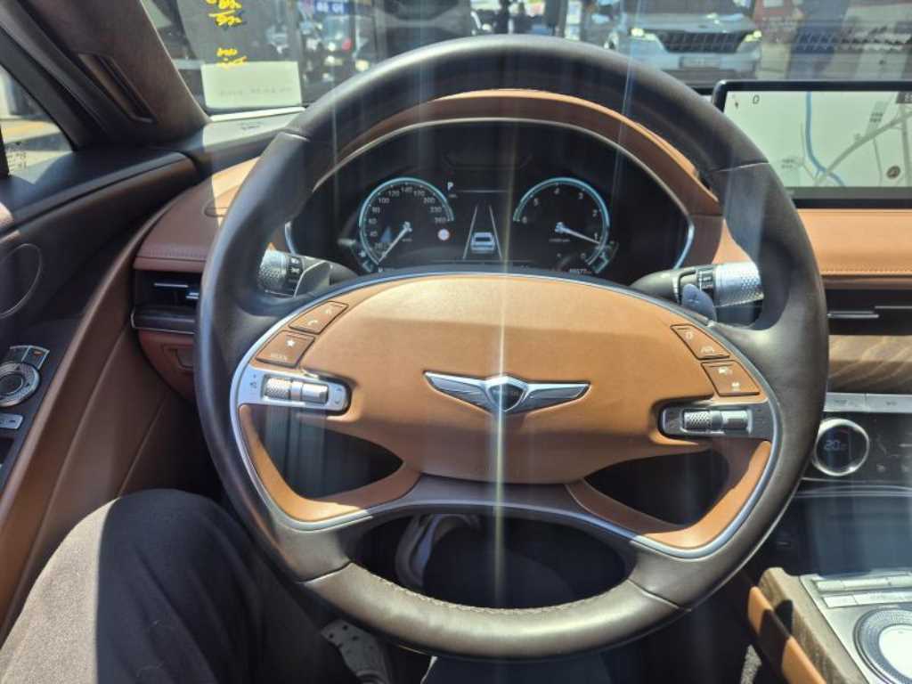 Genesis G80 - Vista 10