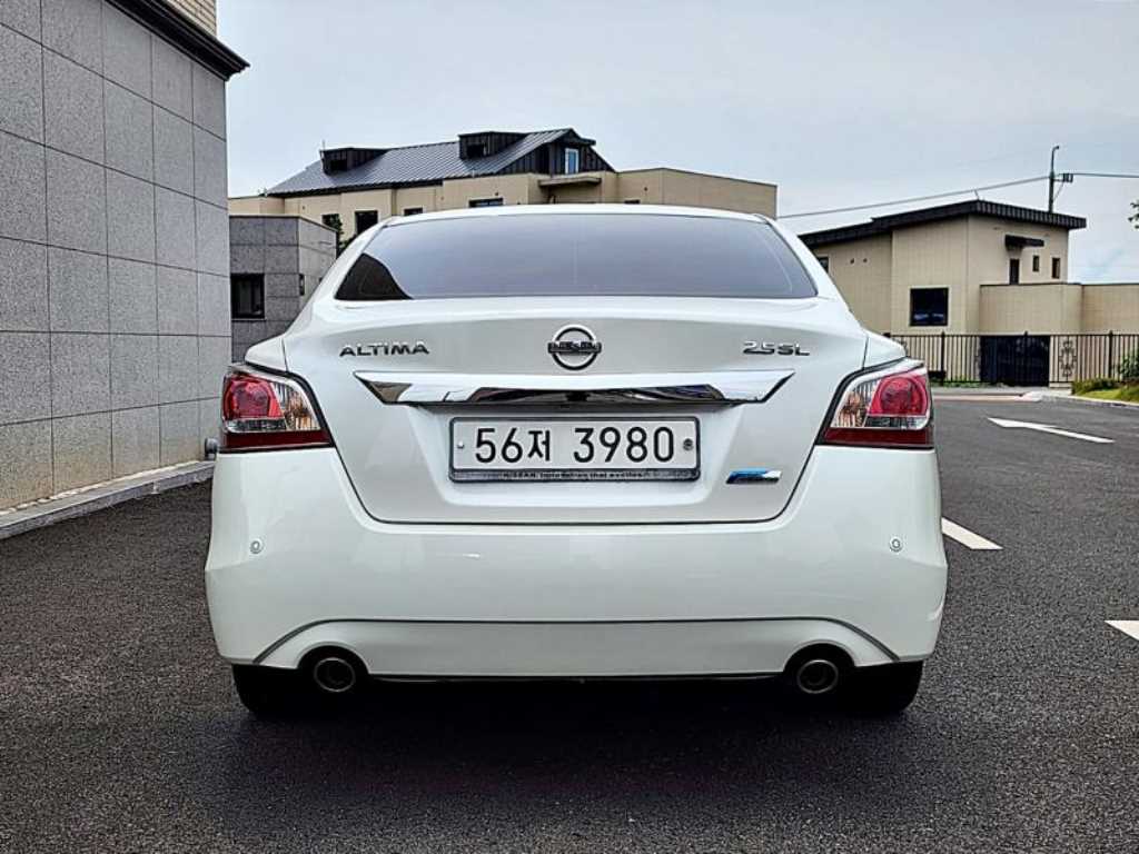 Nissan Altima - Vista 6