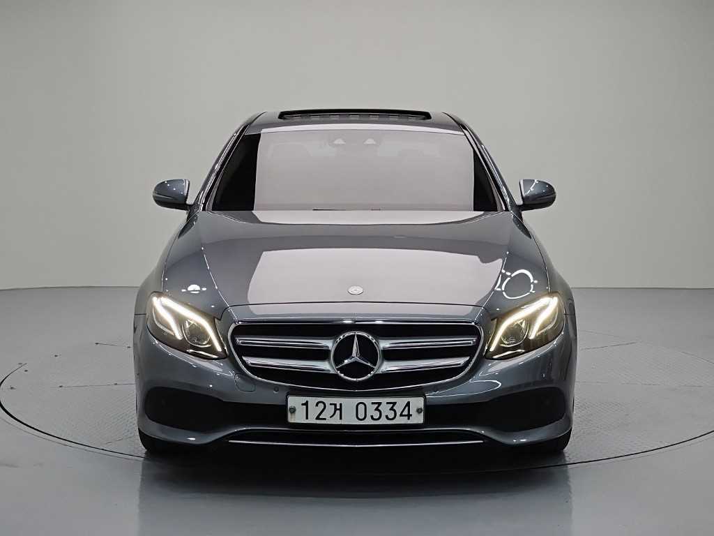 Mercedes Benz E class - Vista 2
