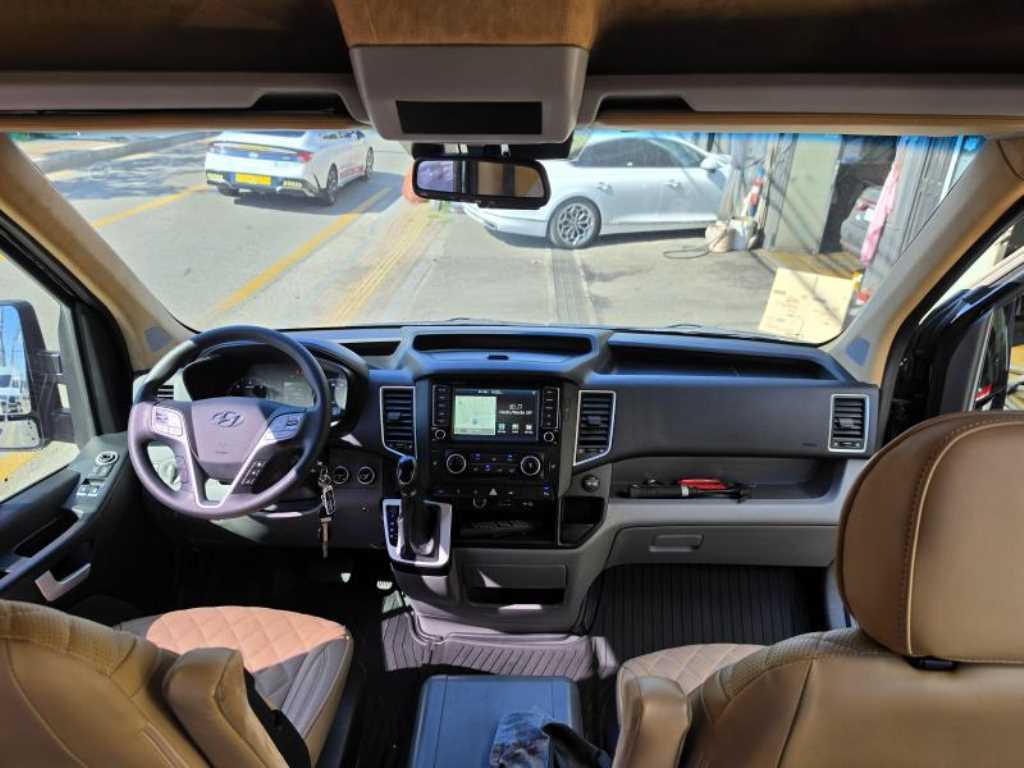HYUNDAI Solati - Vista 9