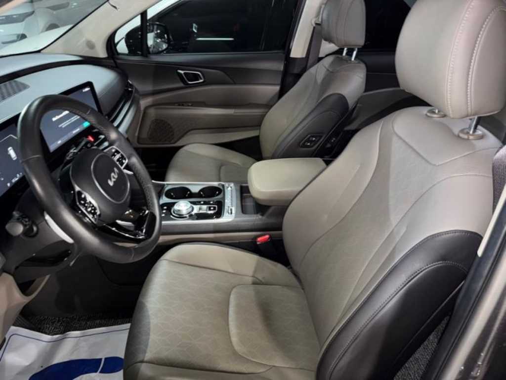 KIA Carnival - Vista 6