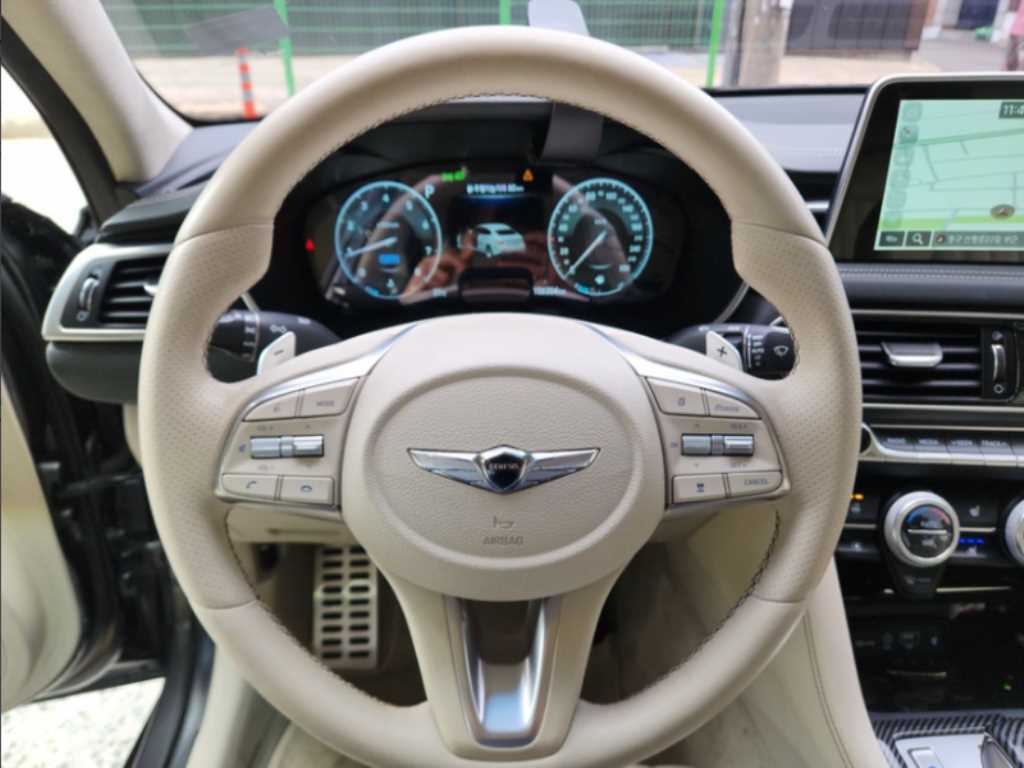 Genesis G70 - Vista 4