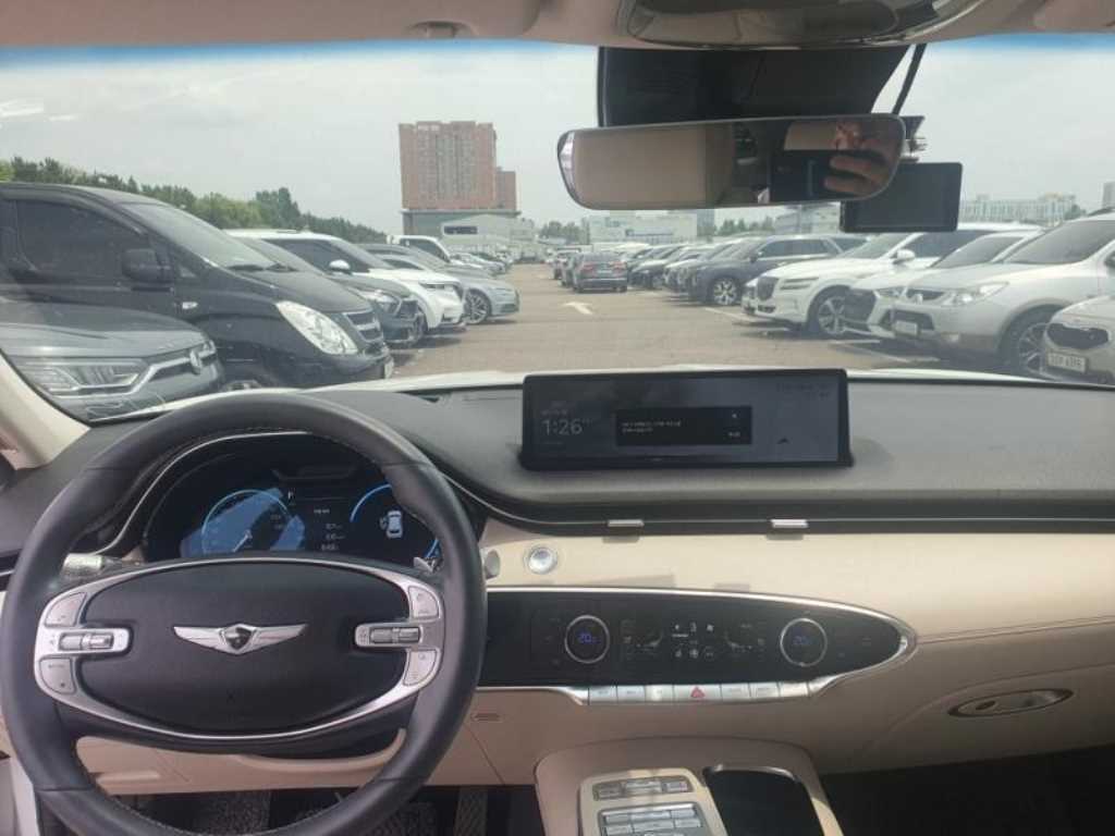 Genesis GV70 - Vista 7