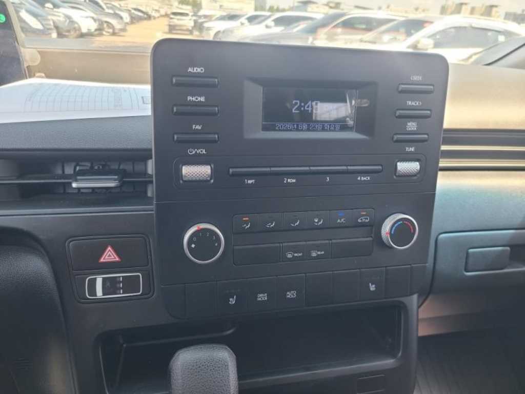 HYUNDAI Staria - Vista 8