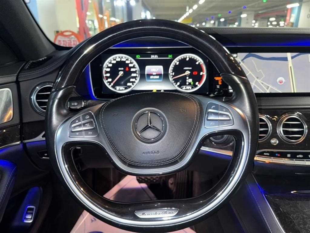 Mercedes Benz S Class - Vista 9