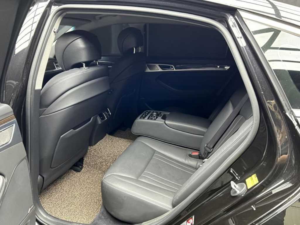 Genesis G80 - Vista 6