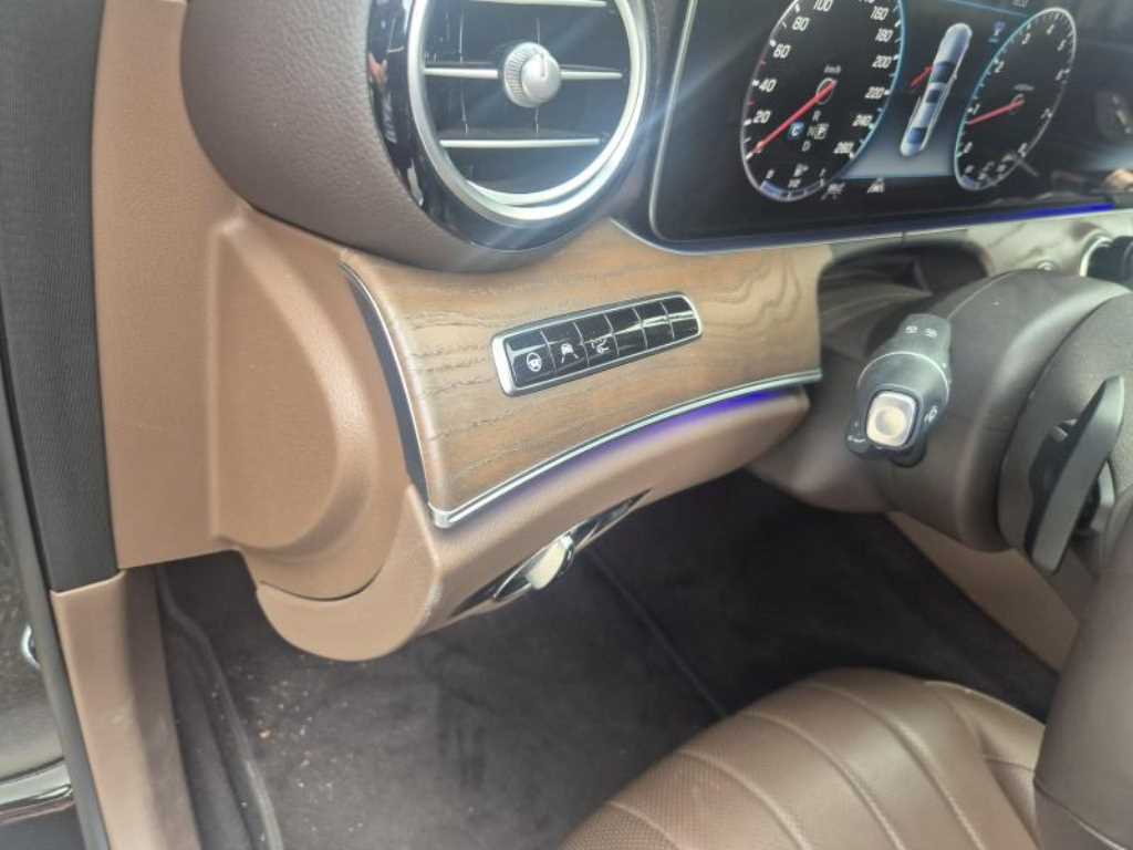 Mercedes Benz E class - Vista 10