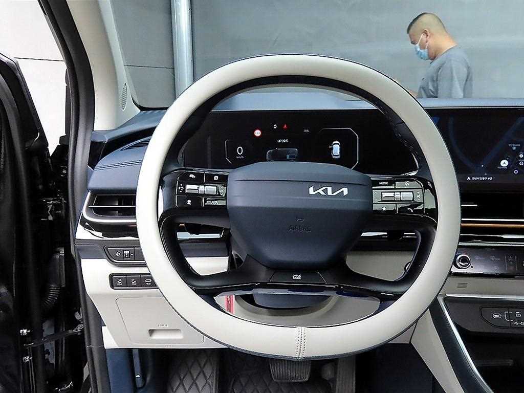 KIA Carnival - Vista 9