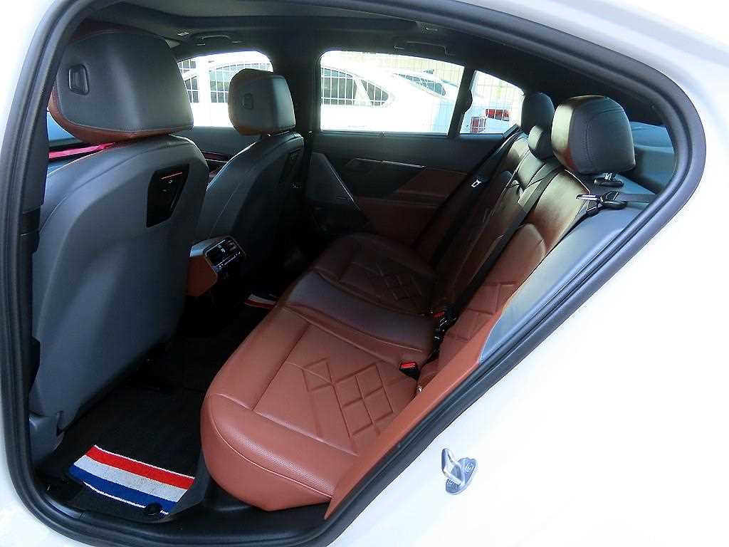BMW 5 Series - Vista 6