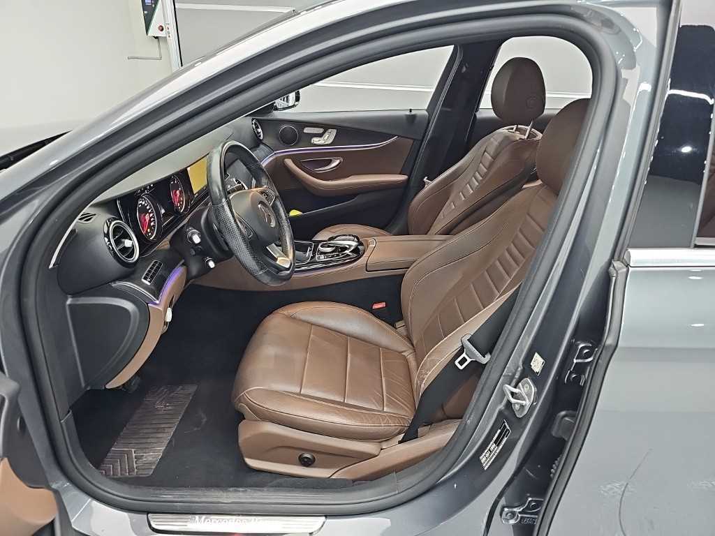 Mercedes Benz E class - Vista 11