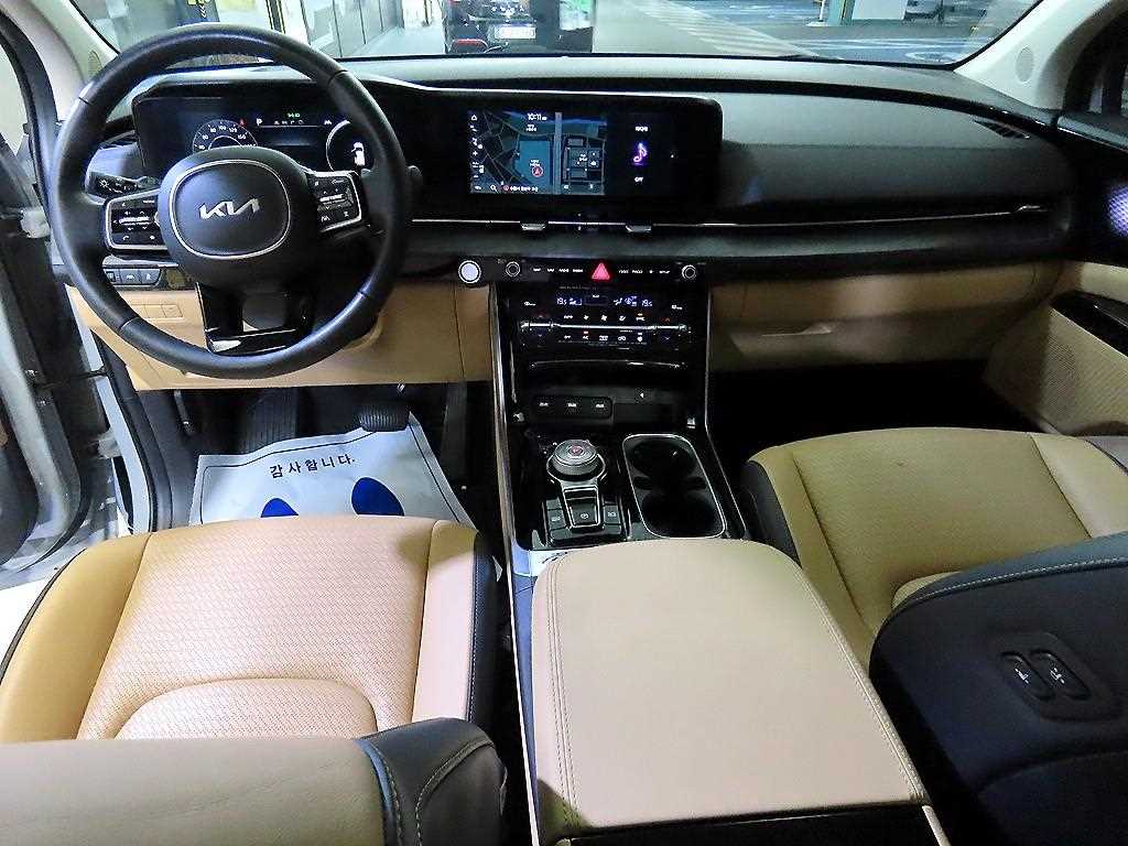 KIA Carnival - Vista 10