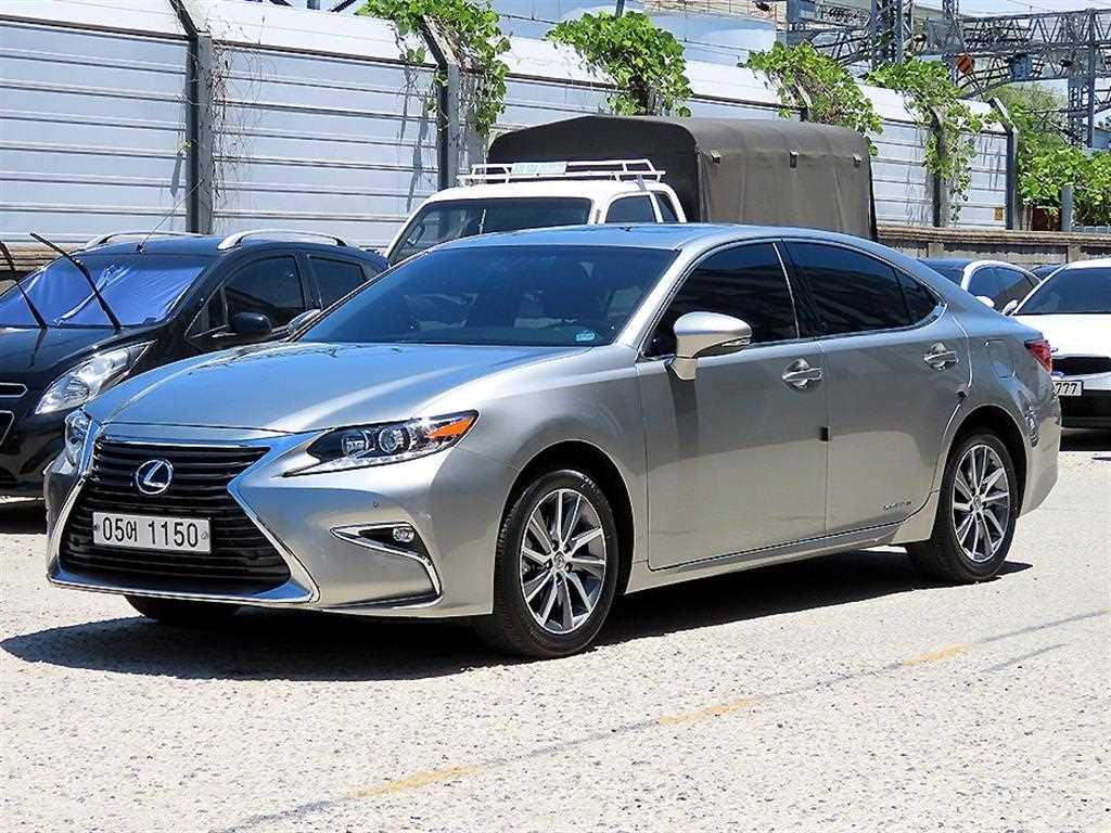 Lexus ES