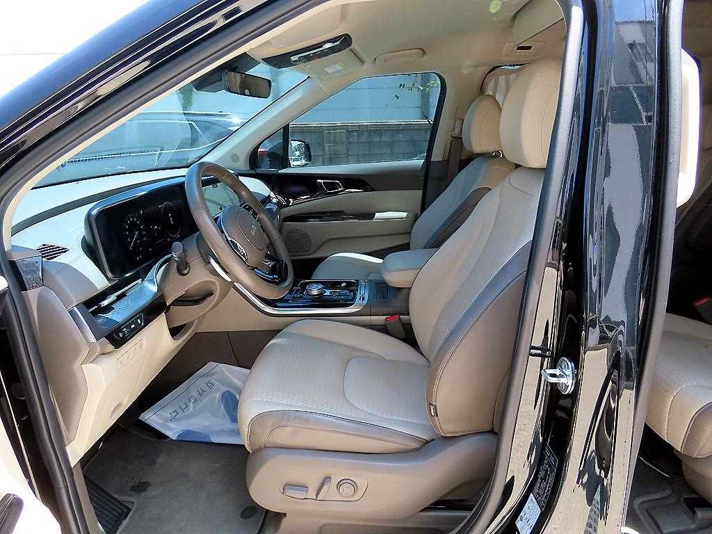 KIA Carnival - Vista 5