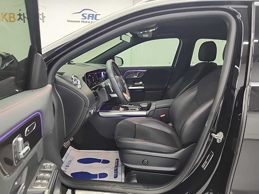 Mercedes Benz GLA Class - Vista 11