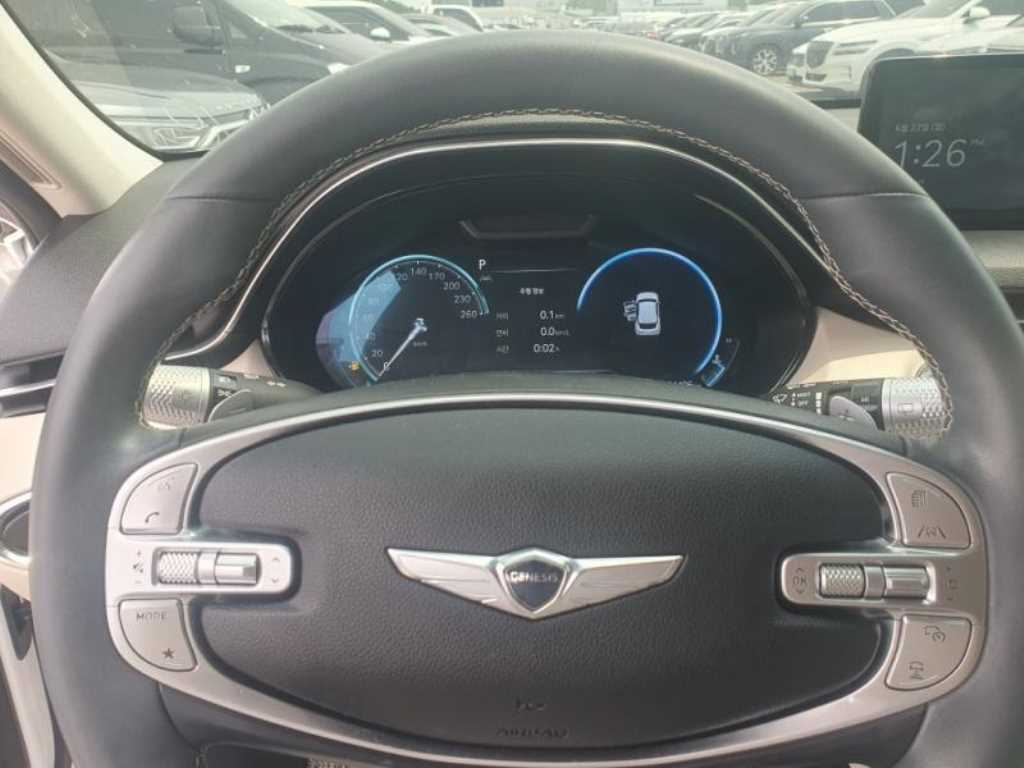 Genesis GV70 - Vista 8
