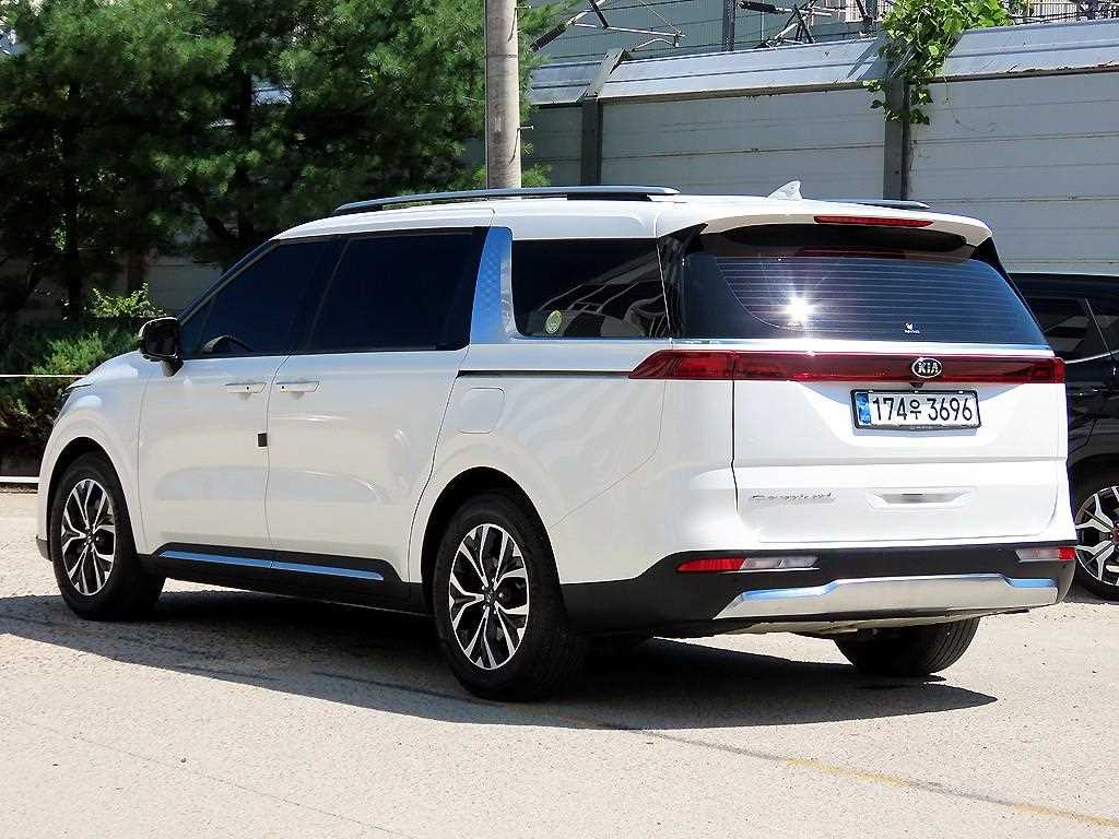 KIA Carnival - Vista 3