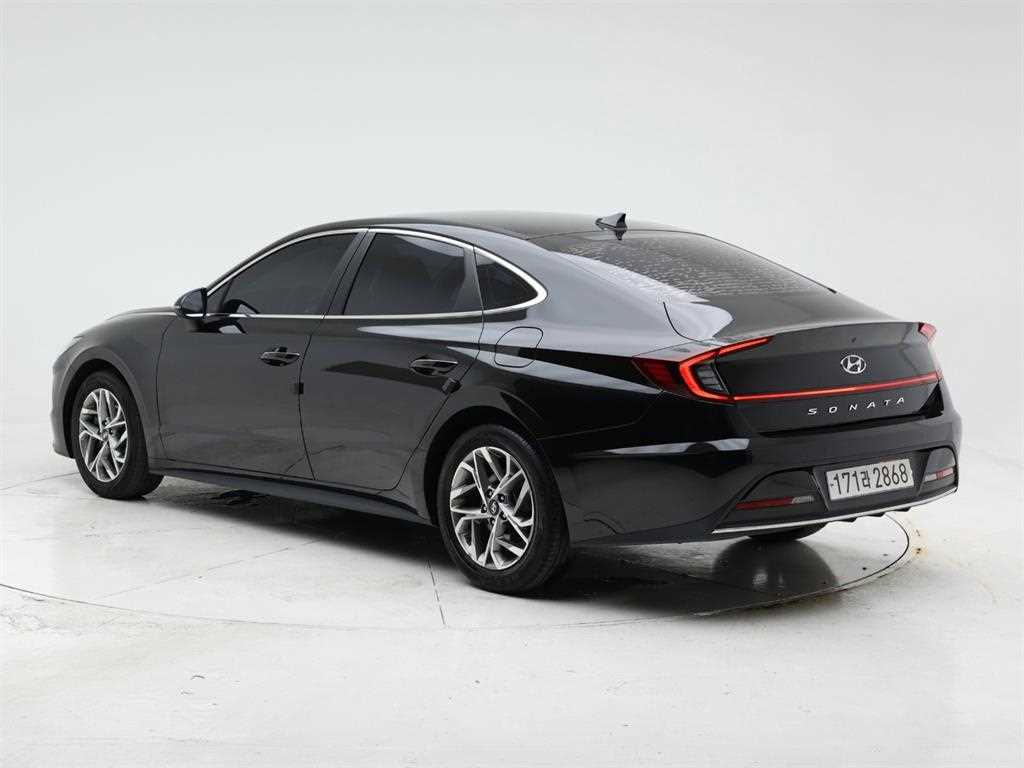 HYUNDAI Sonata - Vista 4