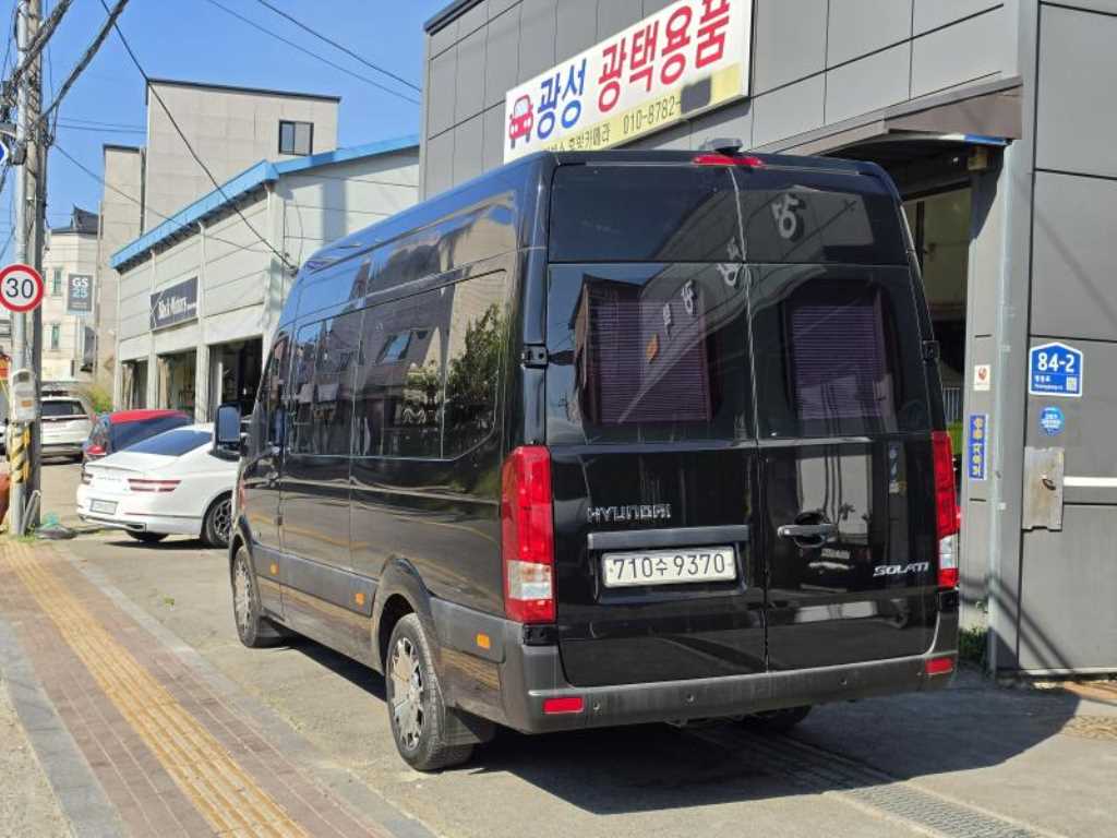 HYUNDAI Solati - Vista 3