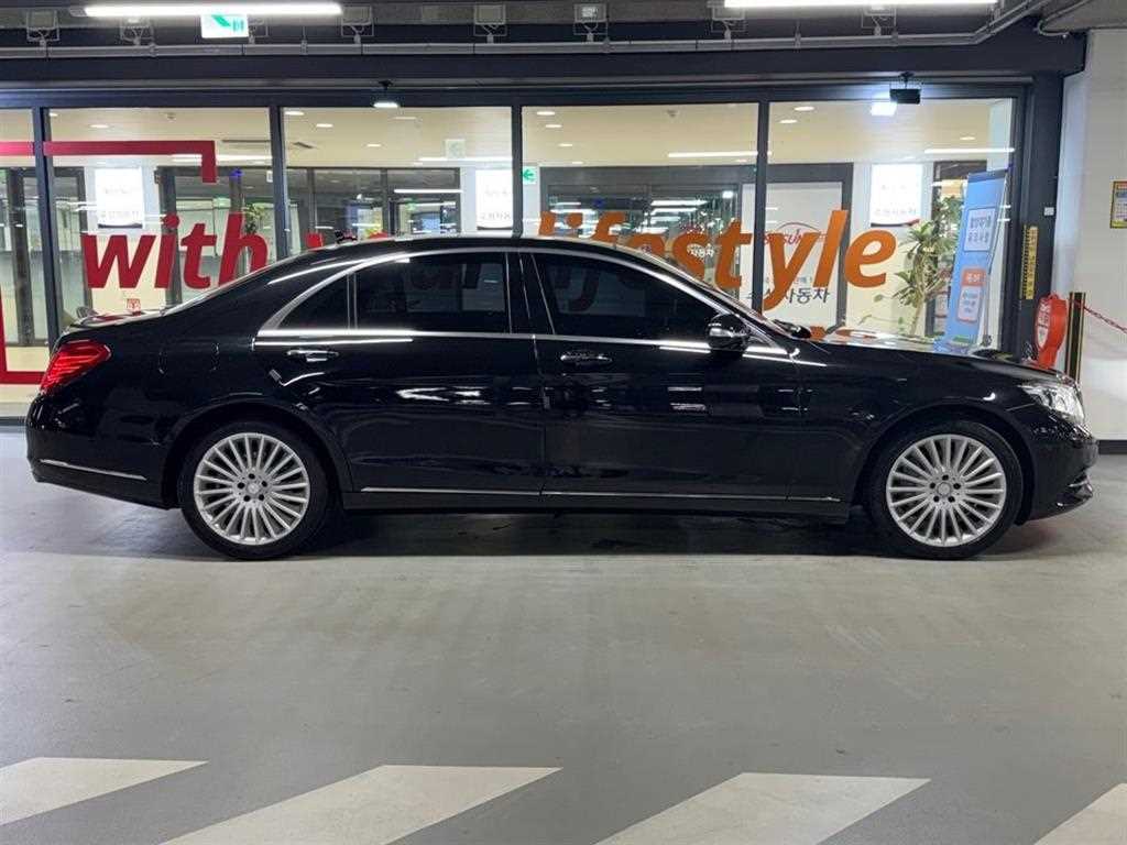 Mercedes Benz S Class - Vista 3