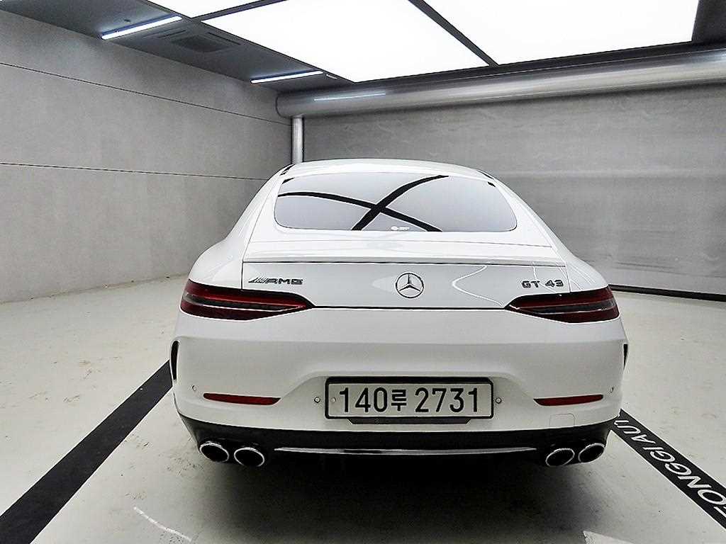 Mercedes Benz AMG GT - Vista 3