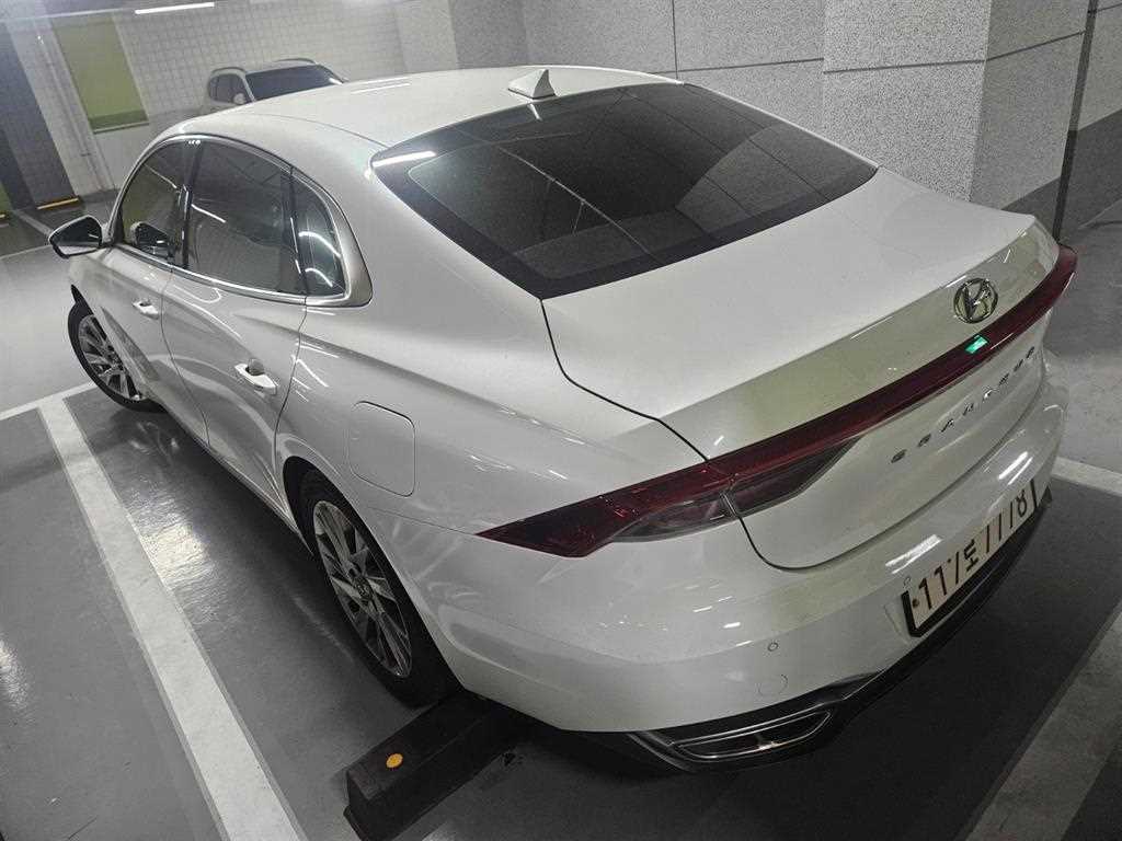 HYUNDAI Grandeur - Vista 3