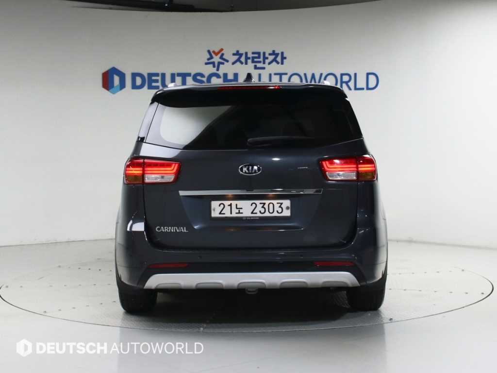 KIA Carnival - Vista 4