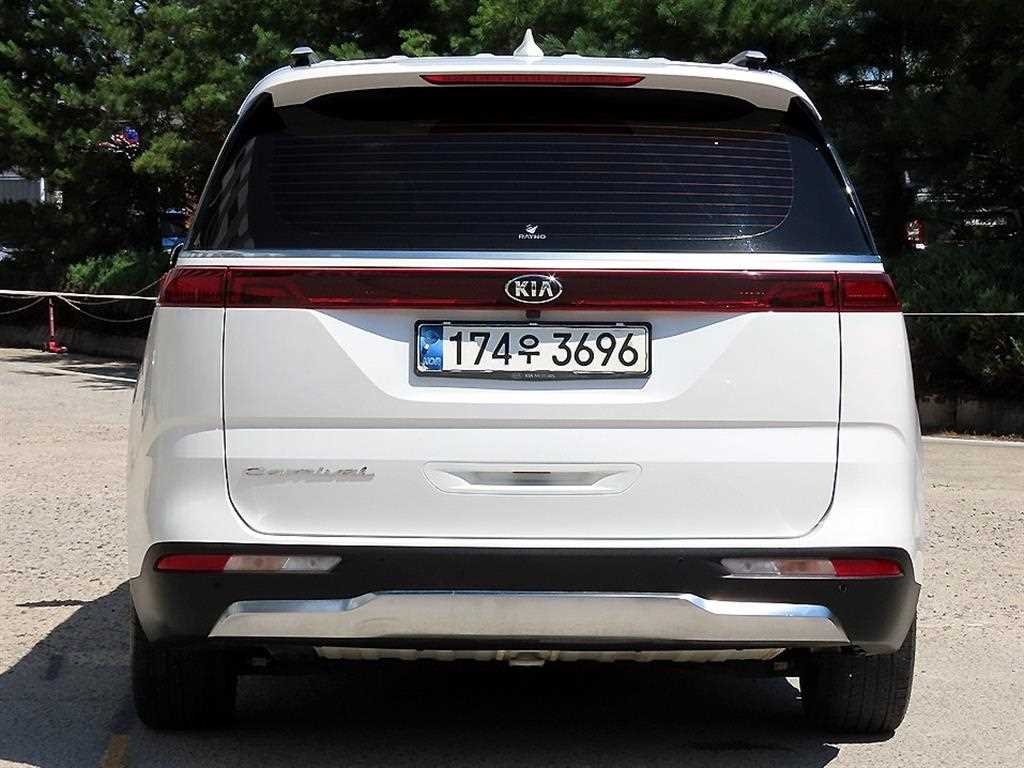 KIA Carnival - Vista 4