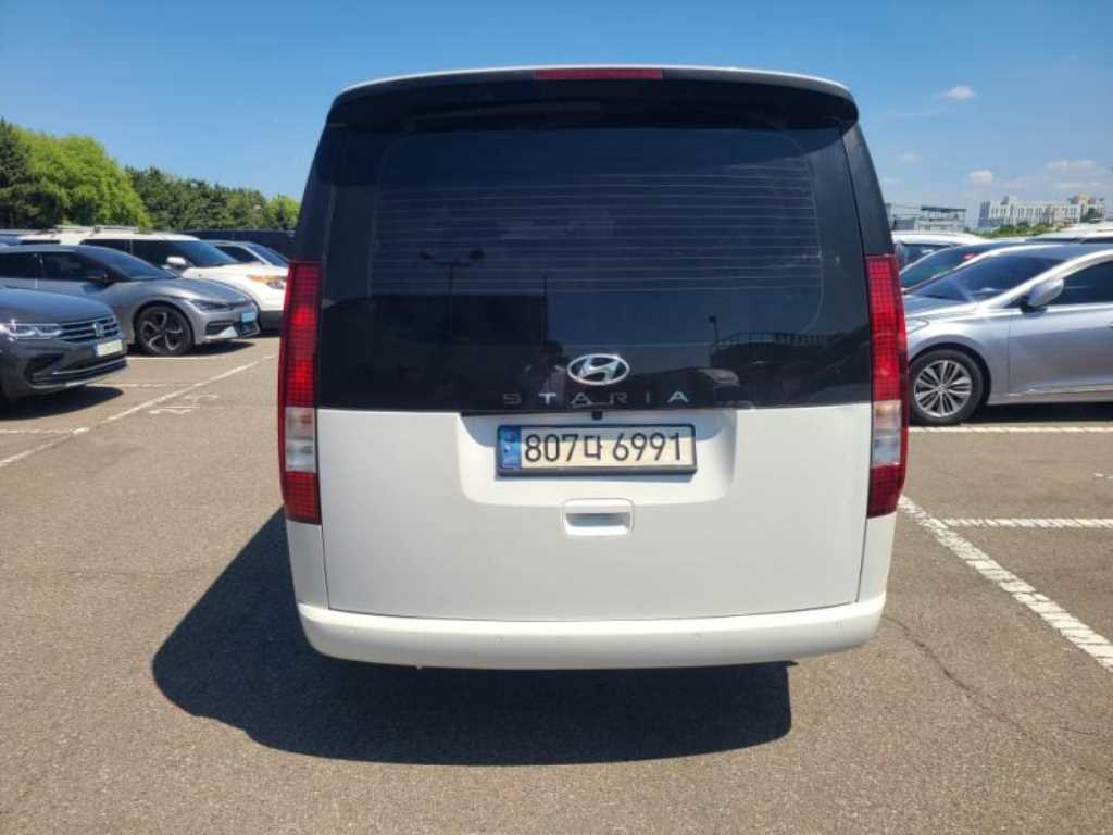 HYUNDAI Staria - Vista 3