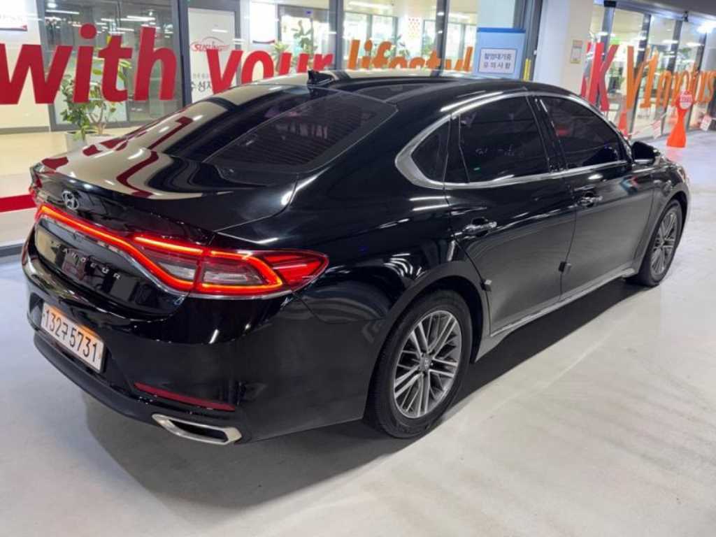 HYUNDAI Grandeur - Vista 4