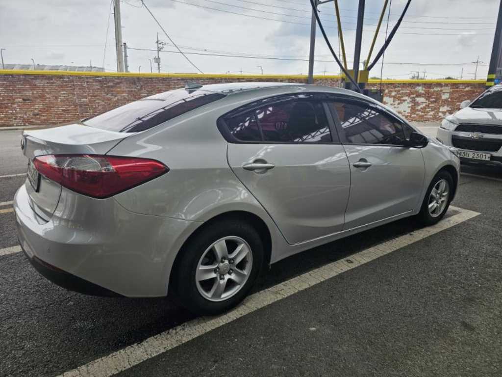 KIA K3 - Vista 3