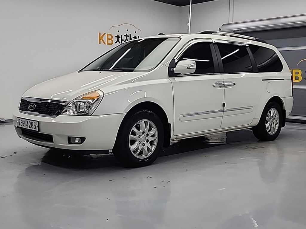 KIA Carnival 2010