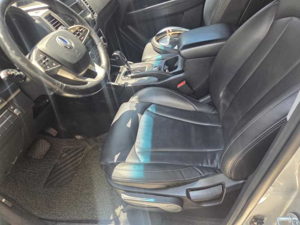 Ssangyong Rexton - Vista 10