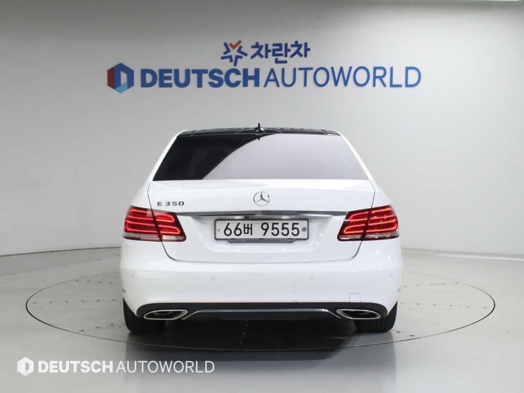 Mercedes Benz E class - Vista 4
