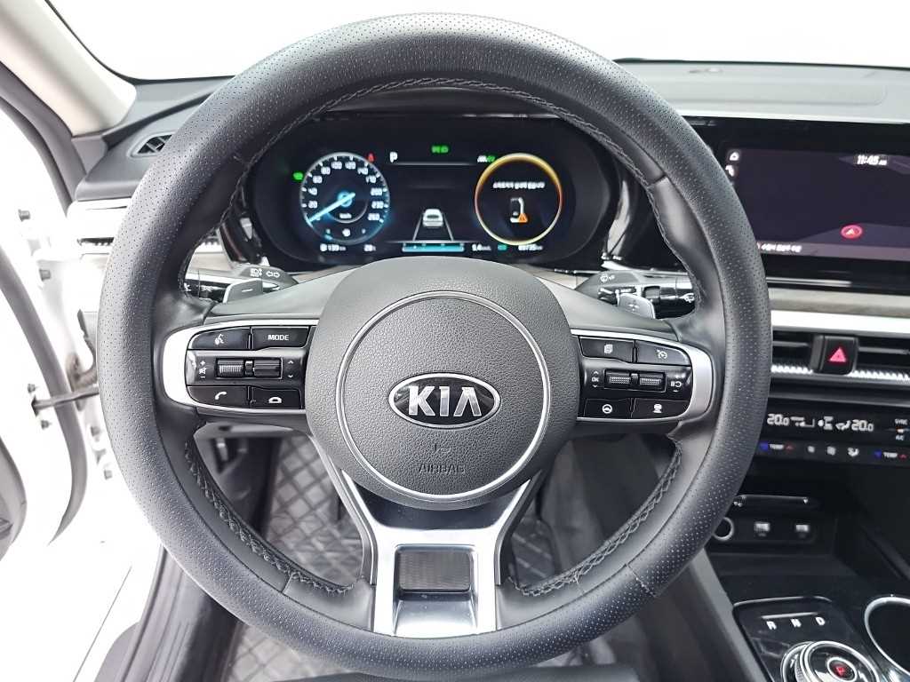 KIA K5 - Vista 9