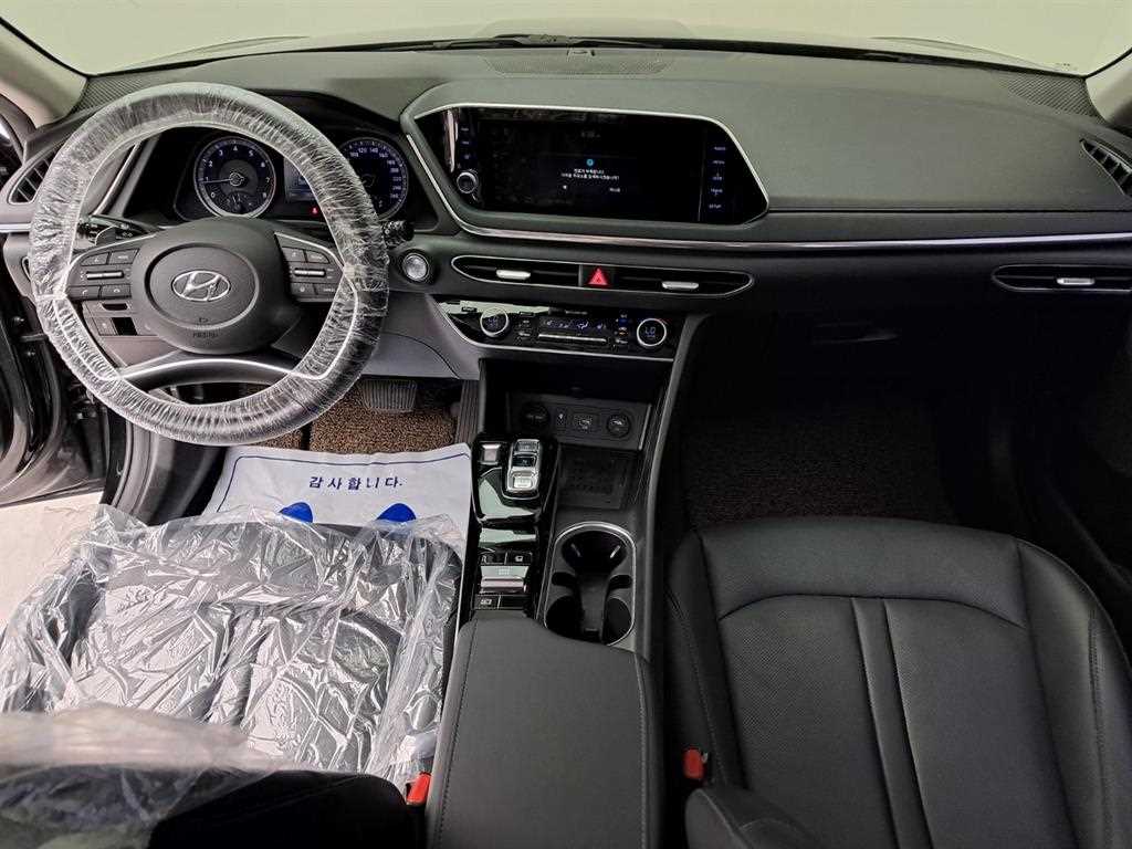 HYUNDAI Sonata - Vista 6