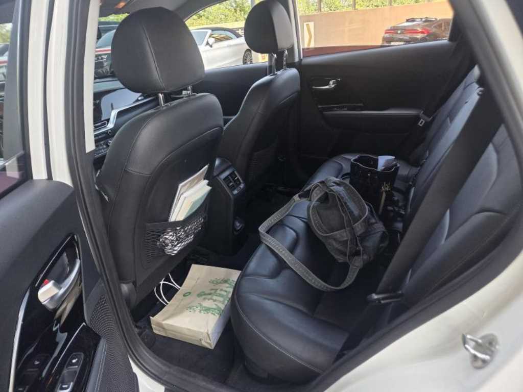 KIA Niro - Vista 9