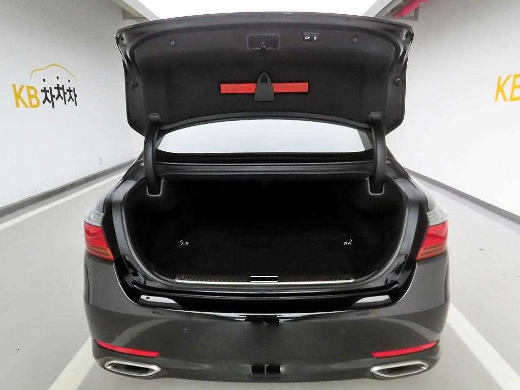 KIA K9 - Vista 5
