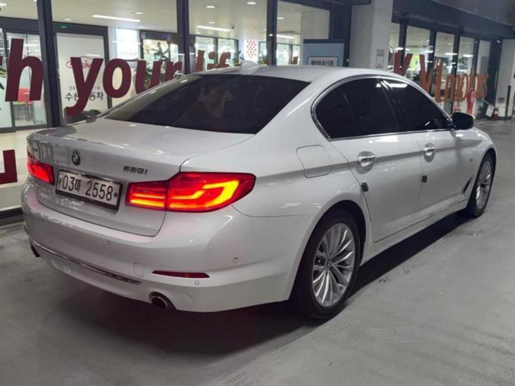 BMW 5 Series - Vista 4