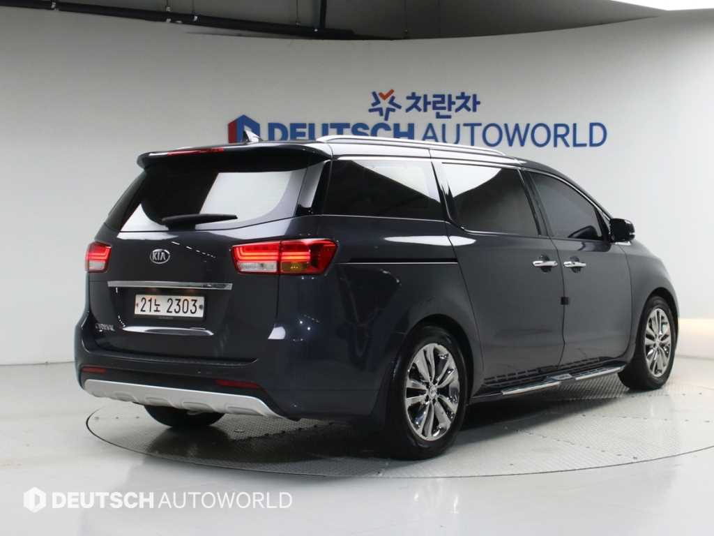 KIA Carnival - Vista 2