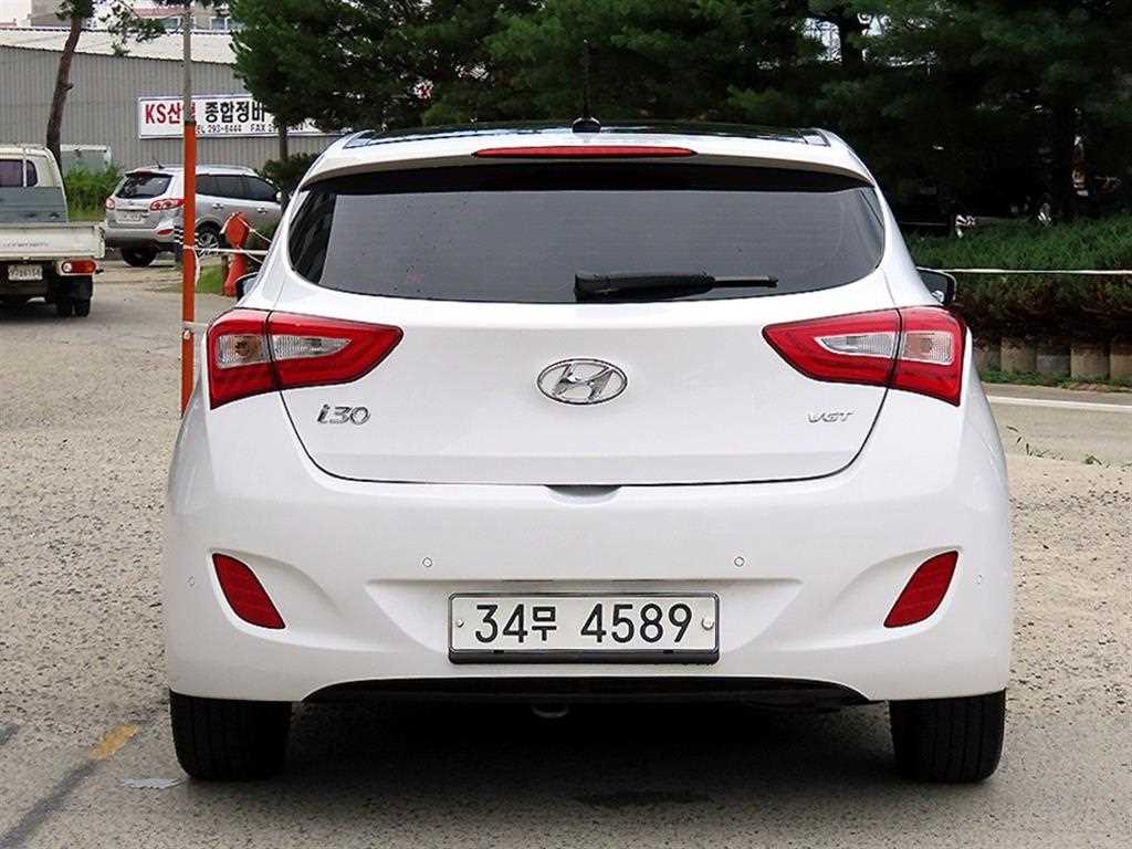 HYUNDAI i30 - Vista 4